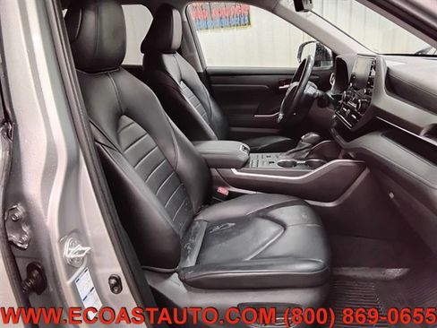 Used 2021 Toyota Highlander XLE image 15