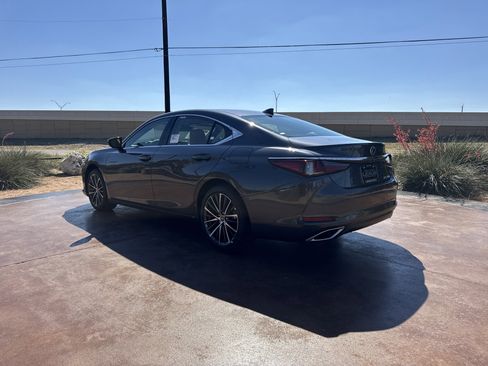New 2025 Lexus ES 350 w/ Premium Package image 4