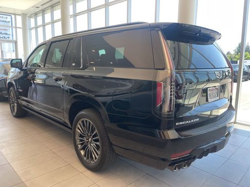 Used 2024 Cadillac Escalade ESV V w/ LPO, ONYX Package AWD/4WD image 2