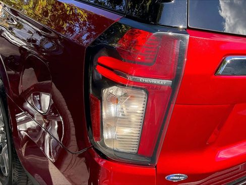 Used 2021 Chevrolet Suburban LT w/ LT Signature Package image 28