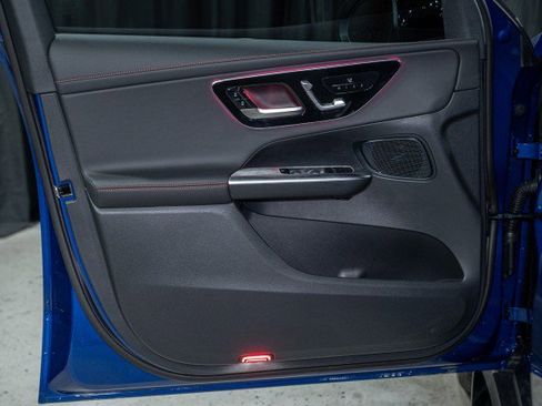 Used 2025 Mercedes-Benz GLC 43 AMG 4MATIC image 11