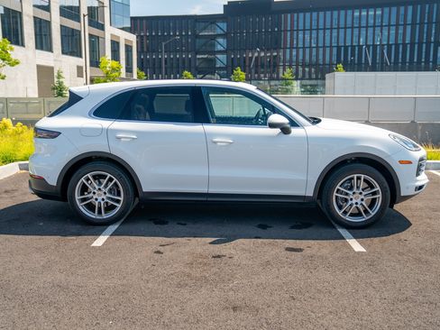 Certified 2022 Porsche Cayenne AWD/4WD image 8