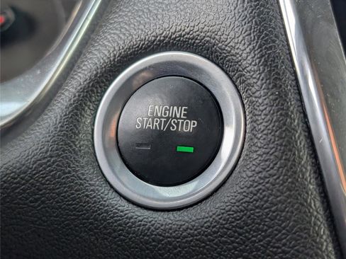 Used 2023 Chevrolet Traverse RS FWD image 28