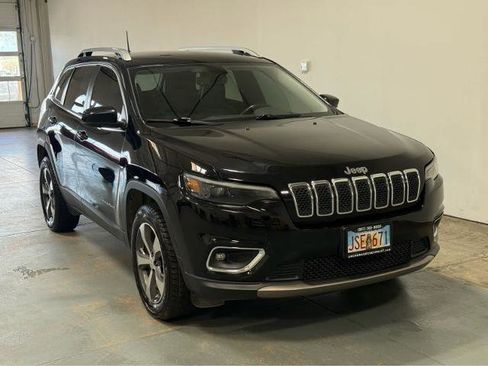 Used 2019 Jeep Cherokee Limited AWD/4WD image 5