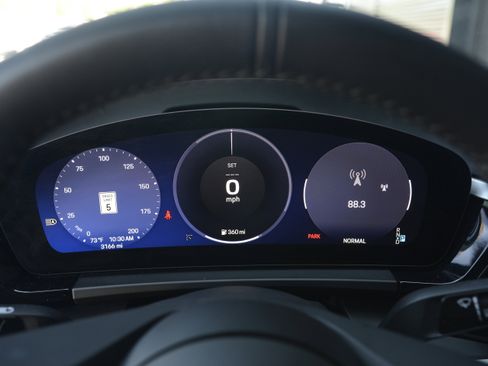 Certified 2025 Porsche Macan 4S Electric AWD/4WD image 17