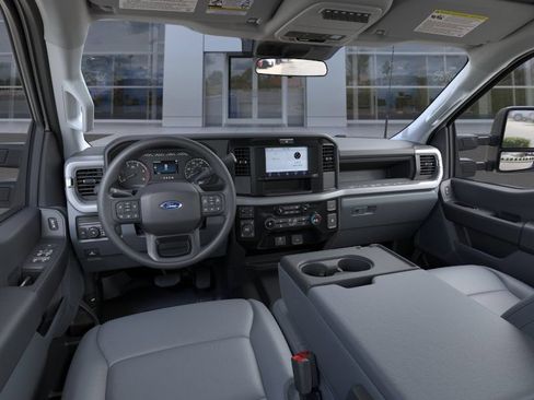 New 2026 Ford F250 XL w/ XL Chrome Package AWD/4WD image 9