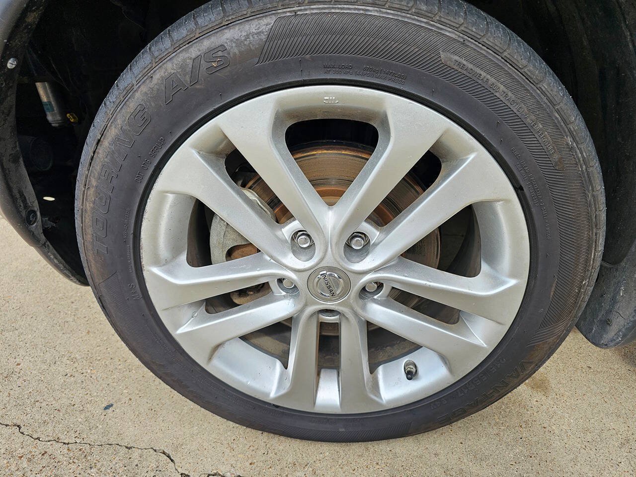 Used 2014 Nissan Juke SV FWD image 16