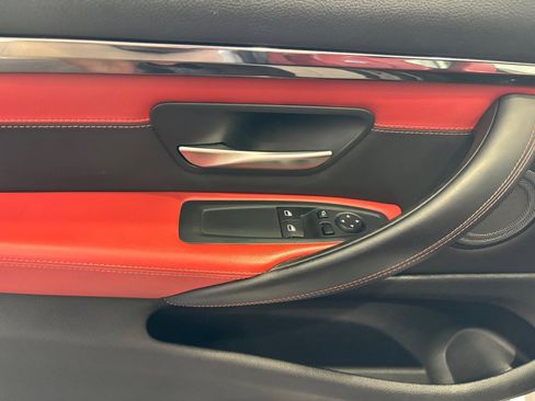 Used 2016 BMW M4 Coupe image 31