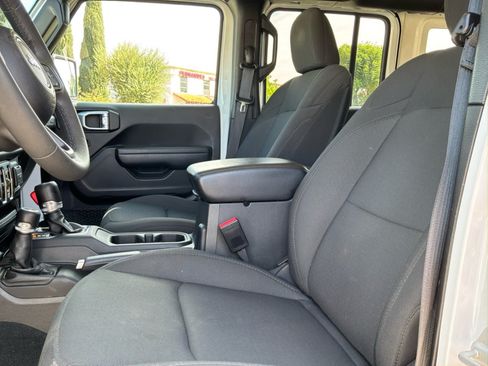 Used 2023 Jeep Wrangler Unlimited AWD/4WD image 18