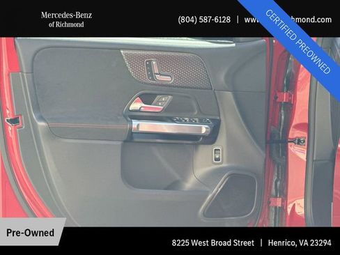 Used 2024 Mercedes-Benz EQB 300 4MATIC image 11