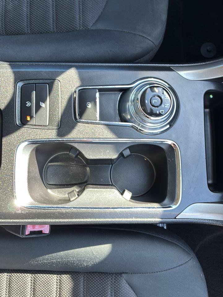 Used 2020 Ford Fusion SE FWD image 37