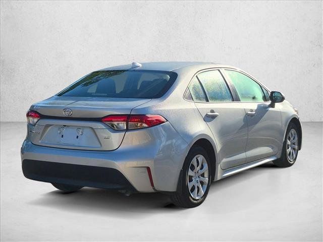 Used 2025 Toyota Corolla LE FWD image 2