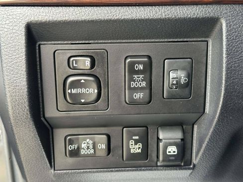 Used 2017 Toyota Tundra Limited AWD/4WD image 28