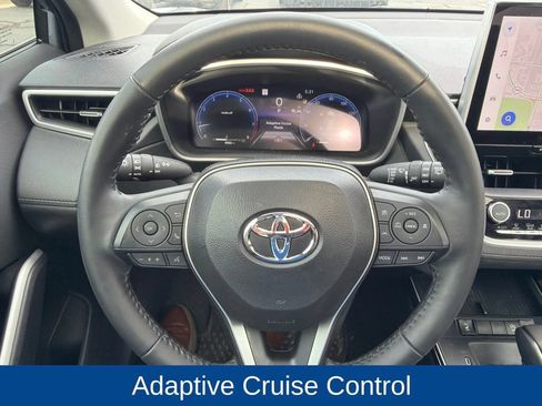 Used 2026 Toyota Corolla Cross XLE w/ Convenience Package FWD image 8