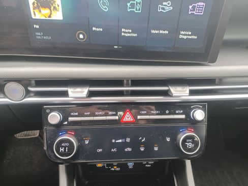 Used 2025 Hyundai Santa Cruz SEL image 13