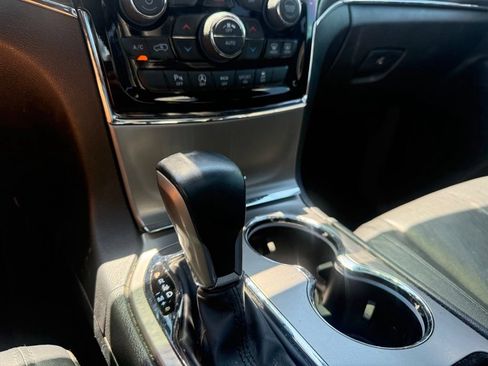 Used 2022 Jeep Grand Cherokee Limited RWD image 18