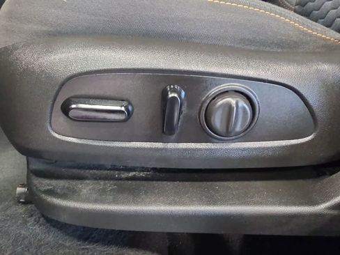 Used 2021 Chevrolet Equinox LT FWD image 15