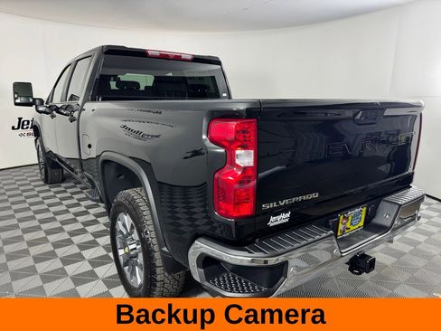 Used 2025 Chevrolet Silverado 2500 LT w/ All Star Edition image 9