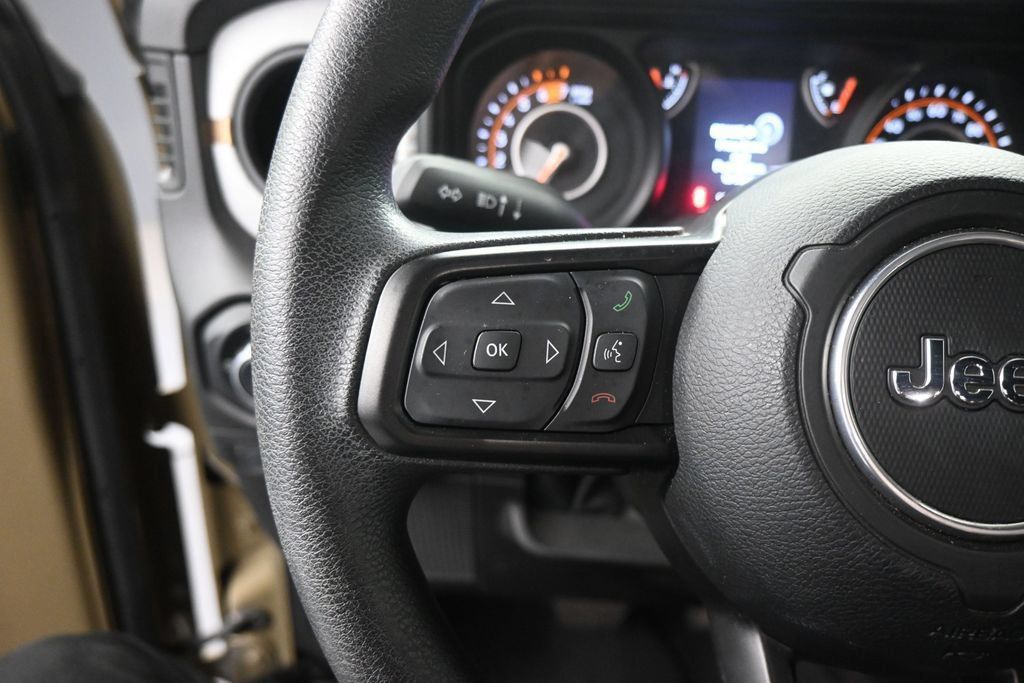 Used 2025 Jeep Wrangler Sport AWD/4WD image 11