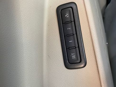 Used 2016 GMC Yukon XL Denali w/ Open Road Package AWD/4WD image 29