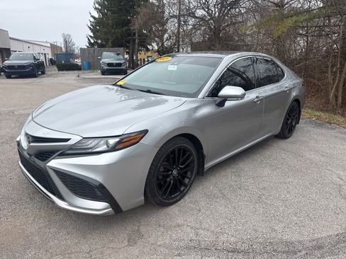 Used 2021 Toyota Camry XSE image 6