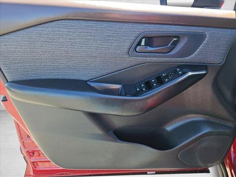 Used 2023 Nissan Rogue S FWD image 18