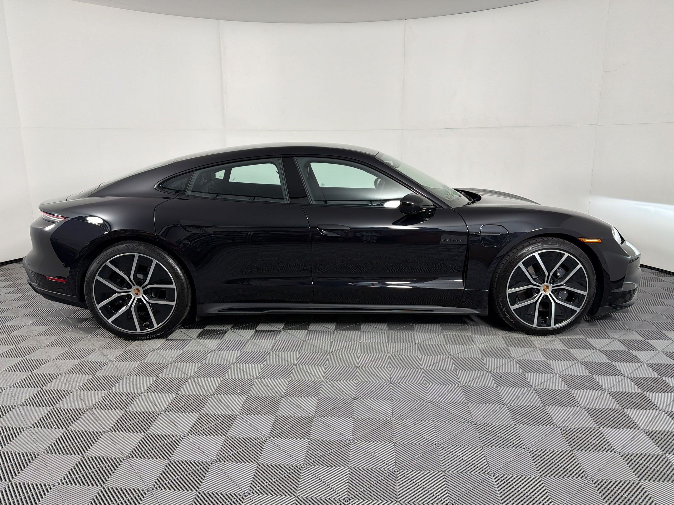 Used 2026 Porsche Taycan AWD/4WD image 8