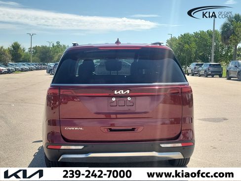 Used 2023 Kia Carnival SX FWD image 5