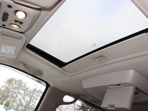 Used 2005 Chevrolet Suburban 2500 LT w/ Preferred Equipment Group image 17