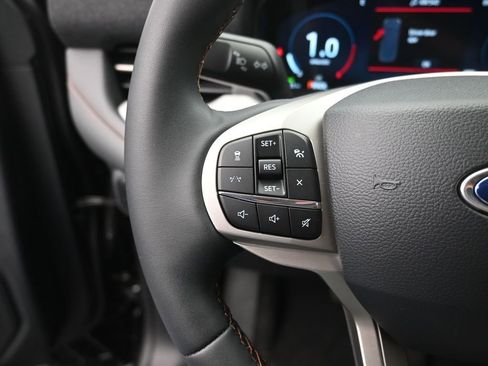 New 2025 Ford Explorer Active image 7