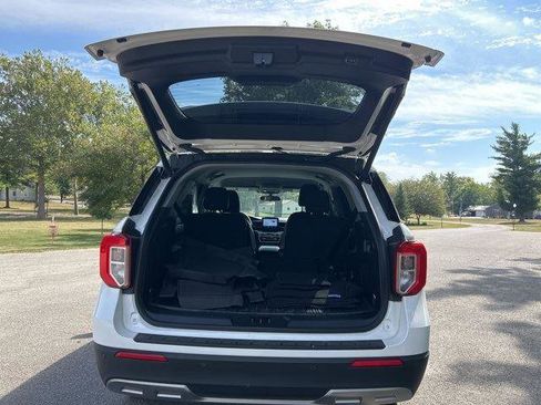 Used 2023 Ford Explorer XLT w/ Equipment Group 202A image 11