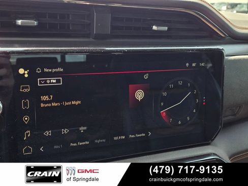 Used 2024 GMC Sierra 1500 AT4 w/ Technology Package AWD/4WD image 16