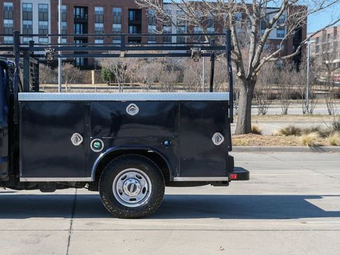 Used 2022 Ford F250 XL w/ Power Equipment Group image 12