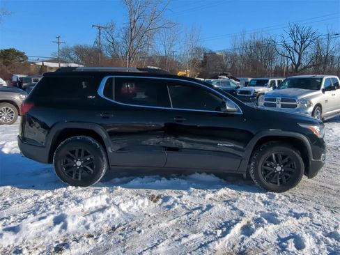 Used 2018 GMC Acadia SLT image 15