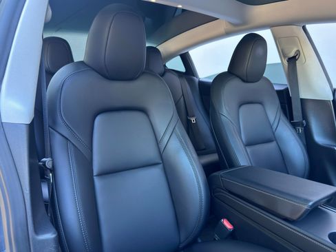 Used 2023 Tesla Model 3 Standard Range RWD image 39