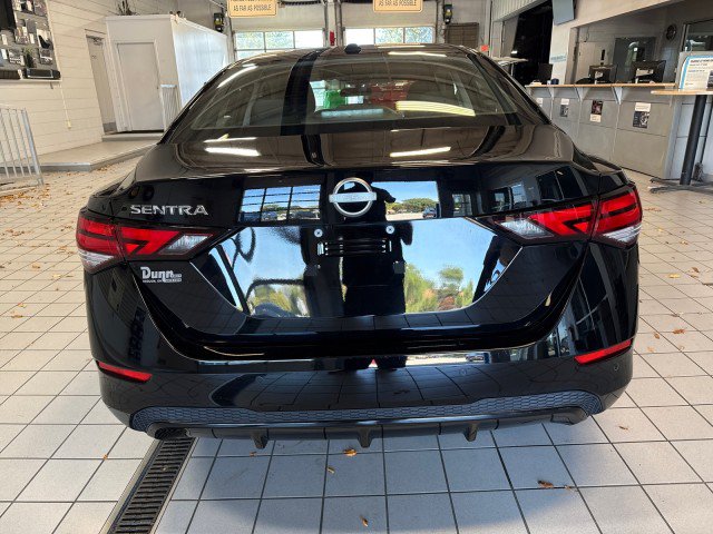 Used 2025 Nissan Sentra SV FWD image 4