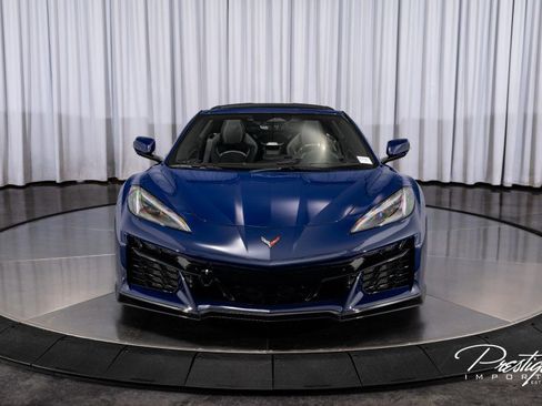 Used 2025 Chevrolet Corvette Z06 w/ Stealth Interior Trim Package image 5