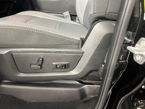 Used 2024 RAM 2500 Big Horn w/ Safety Group image 22