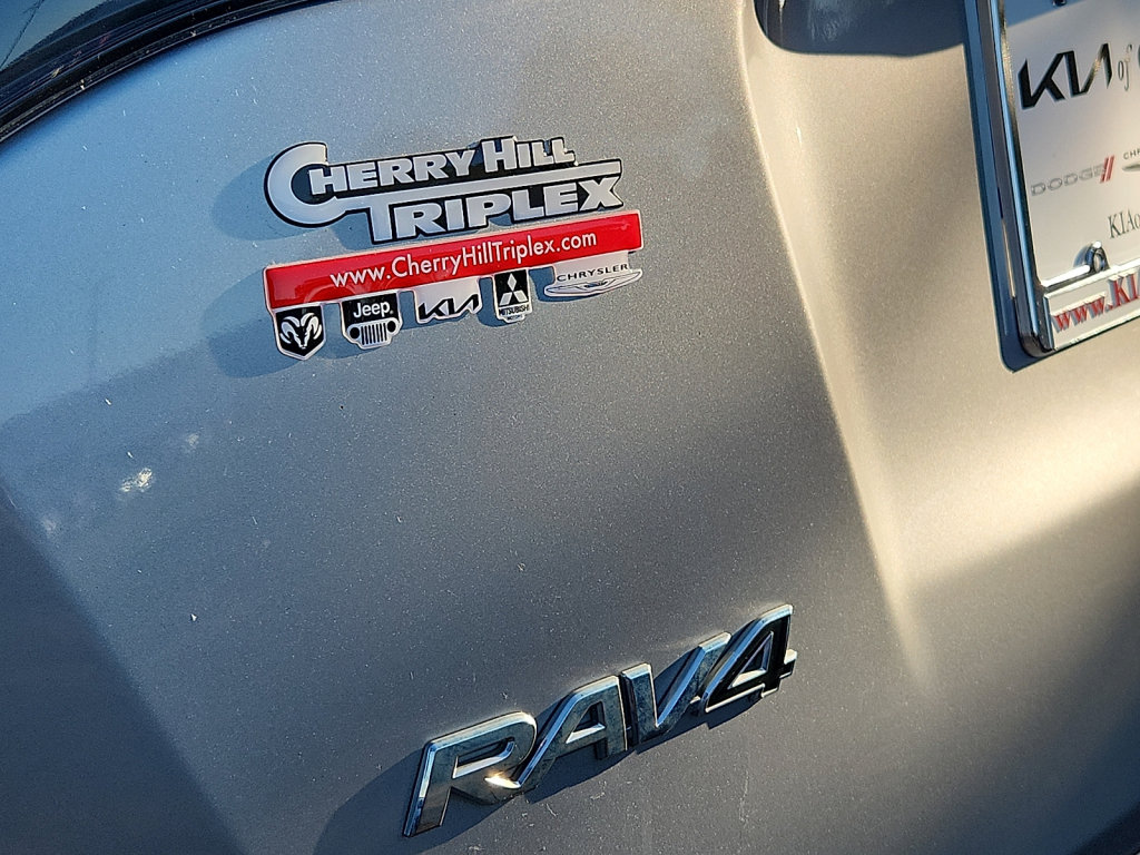 Used 2017 Toyota RAV4 LE w/ All Weather Liner Package AWD/4WD image 29