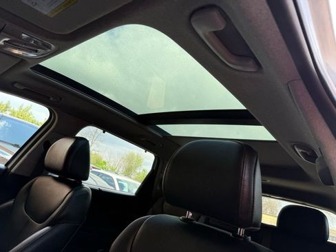 Used 2019 Hyundai Santa Fe Limited FWD image 11