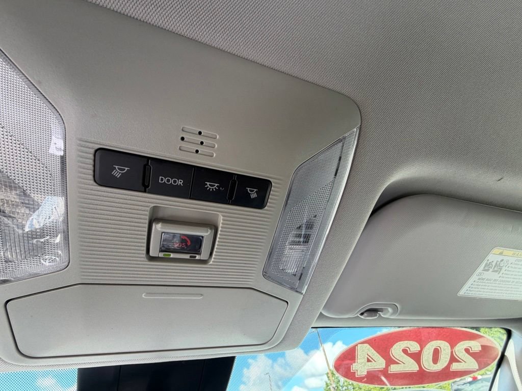 Used 2024 Toyota RAV4 LE AWD/4WD image 17