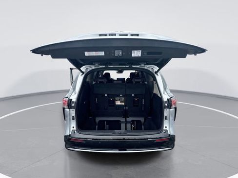 Used 2021 Toyota Sienna Platinum FWD image 25