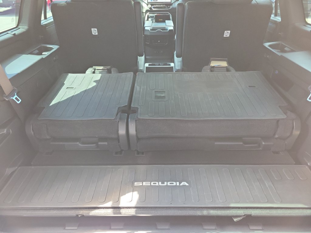 Used 2024 Toyota Sequoia Platinum AWD/4WD image 17