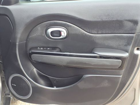 Used 2015 Kia Soul + w/ Primo Package FWD image 9