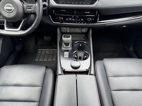 Used 2023 Nissan Rogue SL w/ SL Premium Package image 19