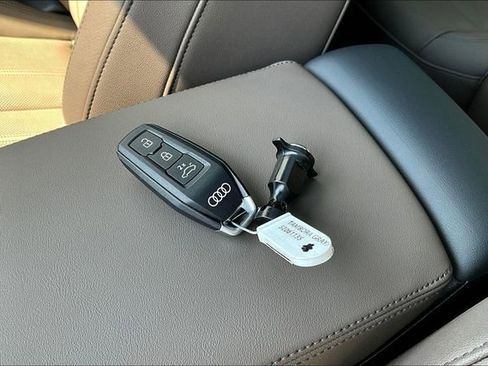Used 2025 Audi Q5 Prestige AWD/4WD image 35