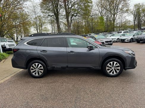 Used 2024 Subaru Outback Premium AWD/4WD image 8