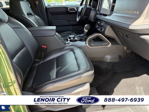 Used 2025 Ford Bronco Badlands AWD/4WD image 13
