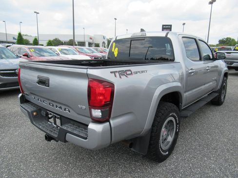 Used 2019 Toyota Tacoma TRD Sport RWD image 7