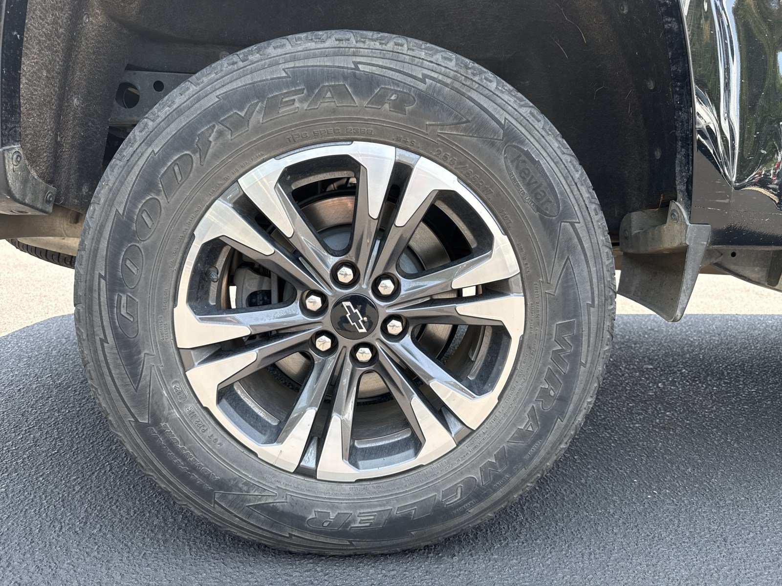 Used 2022 Chevrolet Colorado Z71 AWD/4WD image 13